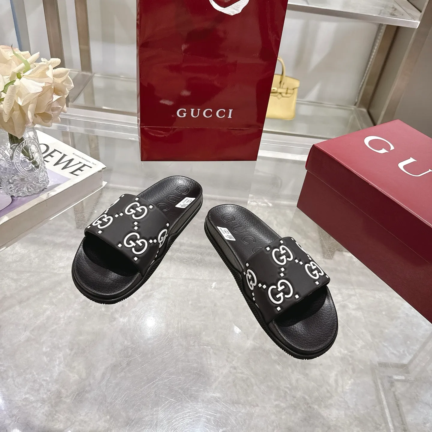 🅿️300💰 🌹Gucci official website Good Game slippers and sandals for men and women. In this special edition series, the acronym of the brand founder Guccio Gucci gives new meaning. In the gaming world, "GG" is a symbol of good sportsmanship and stands for "Good Game," which conveys the value system of the community. The modern acronym is a playful ode to the brand’s origins in the world of sports and leisure, illustrating how Gucci’s heritage continues to evolve. The parting greeting expresses the Gucci Good Game motto as the brand moves into new worlds, creating centers of play, self-expression, talent, freedom and individuality. Made with a rubber upper, these slippers are embellished with the collection's signature logo.  Rubber upper, unisex, G logo embossed, molded footbed, rubber sole, flat, made in Italy, sizes 36 to 46